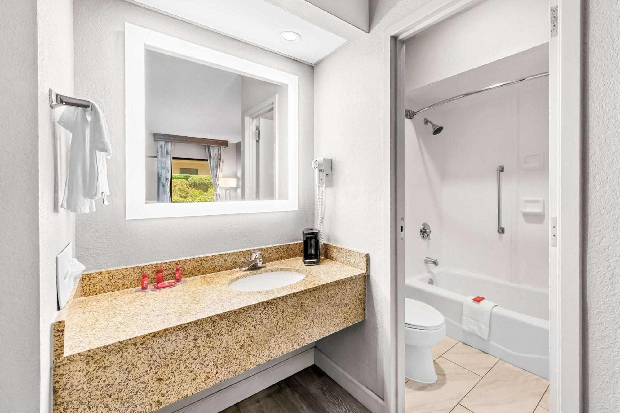 Surestay Plus Hotel By Best Western Southern Pines Pinehurst Екстериор снимка
