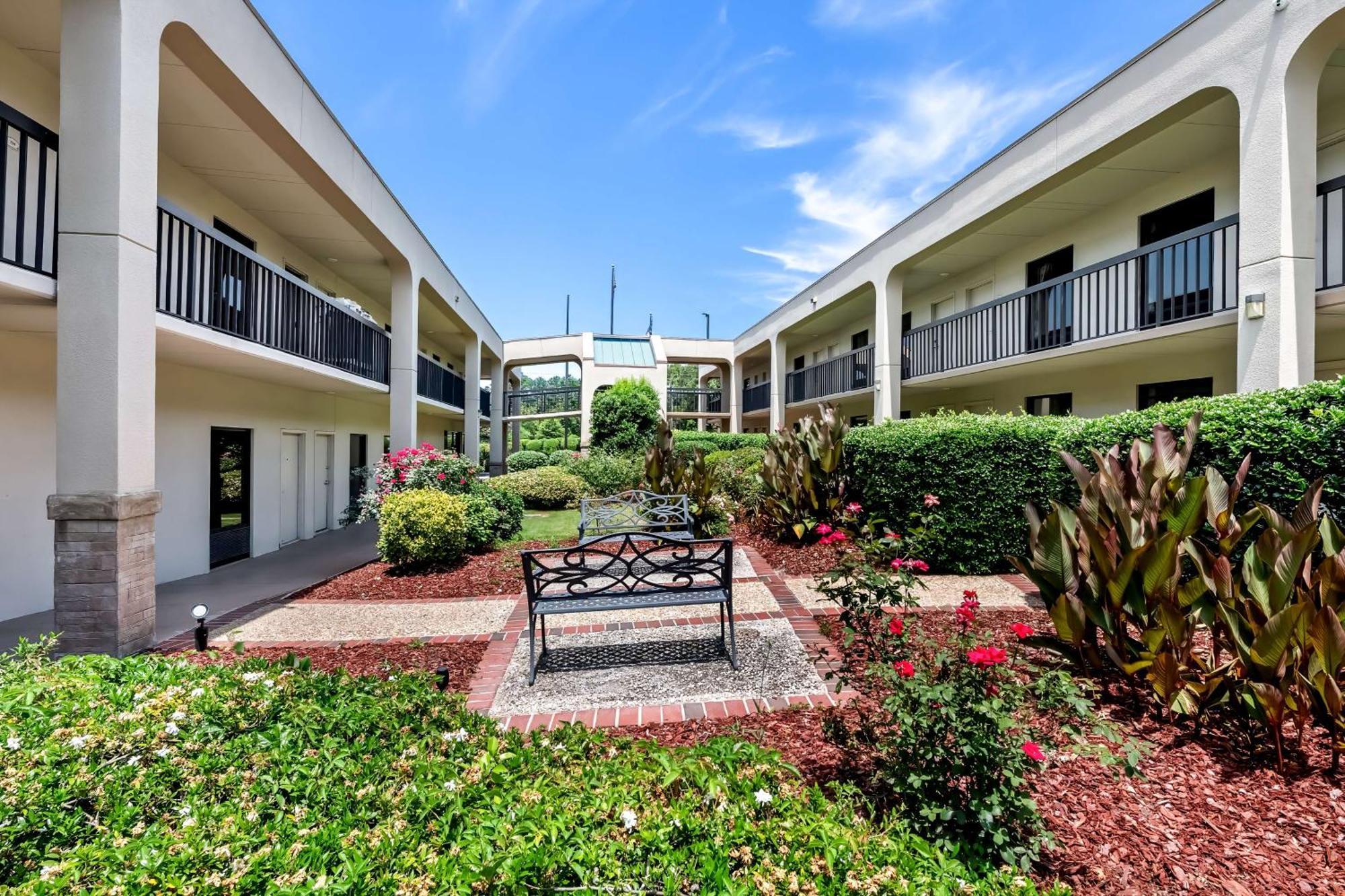 Surestay Plus Hotel By Best Western Southern Pines Pinehurst Екстериор снимка