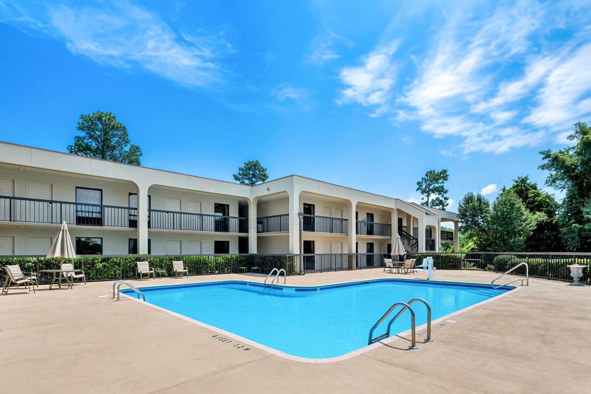 Surestay Plus Hotel By Best Western Southern Pines Pinehurst Екстериор снимка