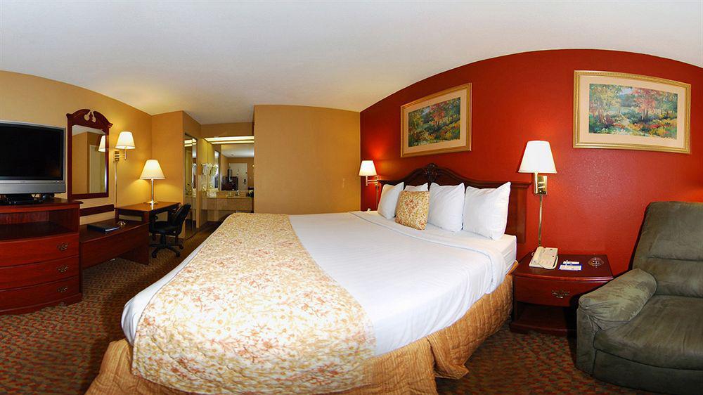 Surestay Plus Hotel By Best Western Southern Pines Pinehurst Екстериор снимка