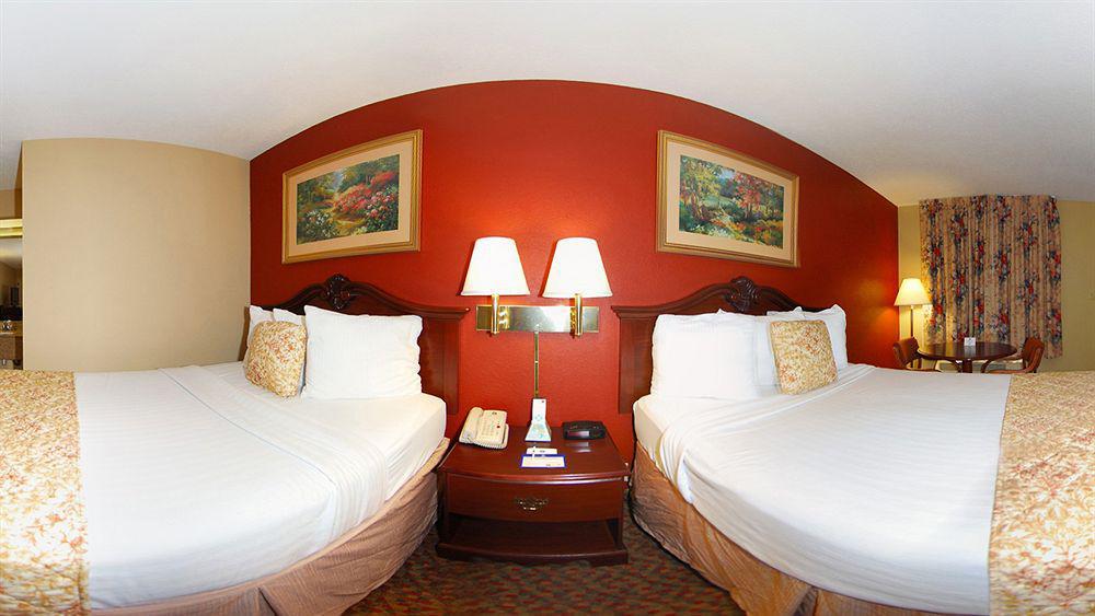 Surestay Plus Hotel By Best Western Southern Pines Pinehurst Екстериор снимка
